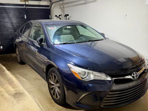 Used 2016 Toyota Camry XLE w/ Moonroof Package FWD image 1