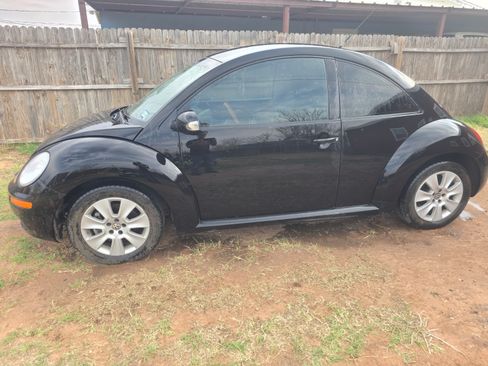 Used 2009 Volkswagen Beetle Coupe image 8