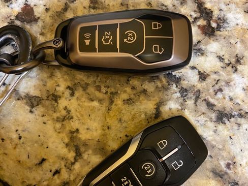 Used 2017 Ford Explorer Limited w/ Equipment Group 301A FWD image 11
