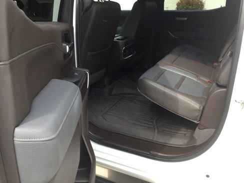 Used 2022 GMC Sierra 1500 Denali w/ Denali Reserve Package image 9