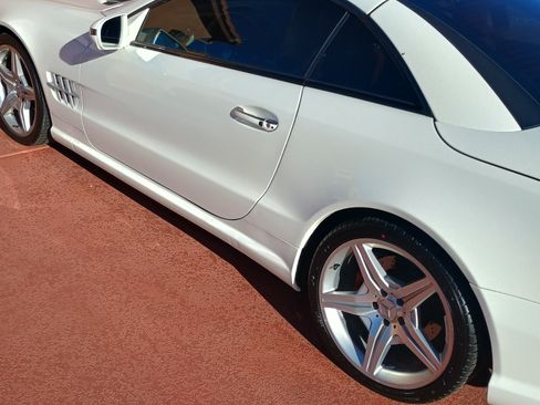 Used 2009 Mercedes-Benz SL 550 image 2