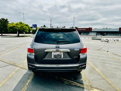 Used 2013 Toyota Highlander Limited AWD/4WD image 5