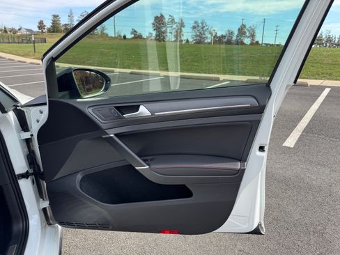 Used 2021 Volkswagen GTI SE image 14