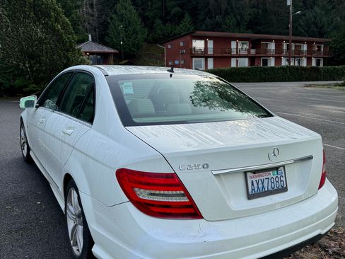 Used 2012 Mercedes-Benz C 250 Sedan image 6
