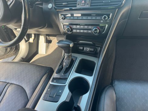 Used 2019 Kia Optima EX image 9