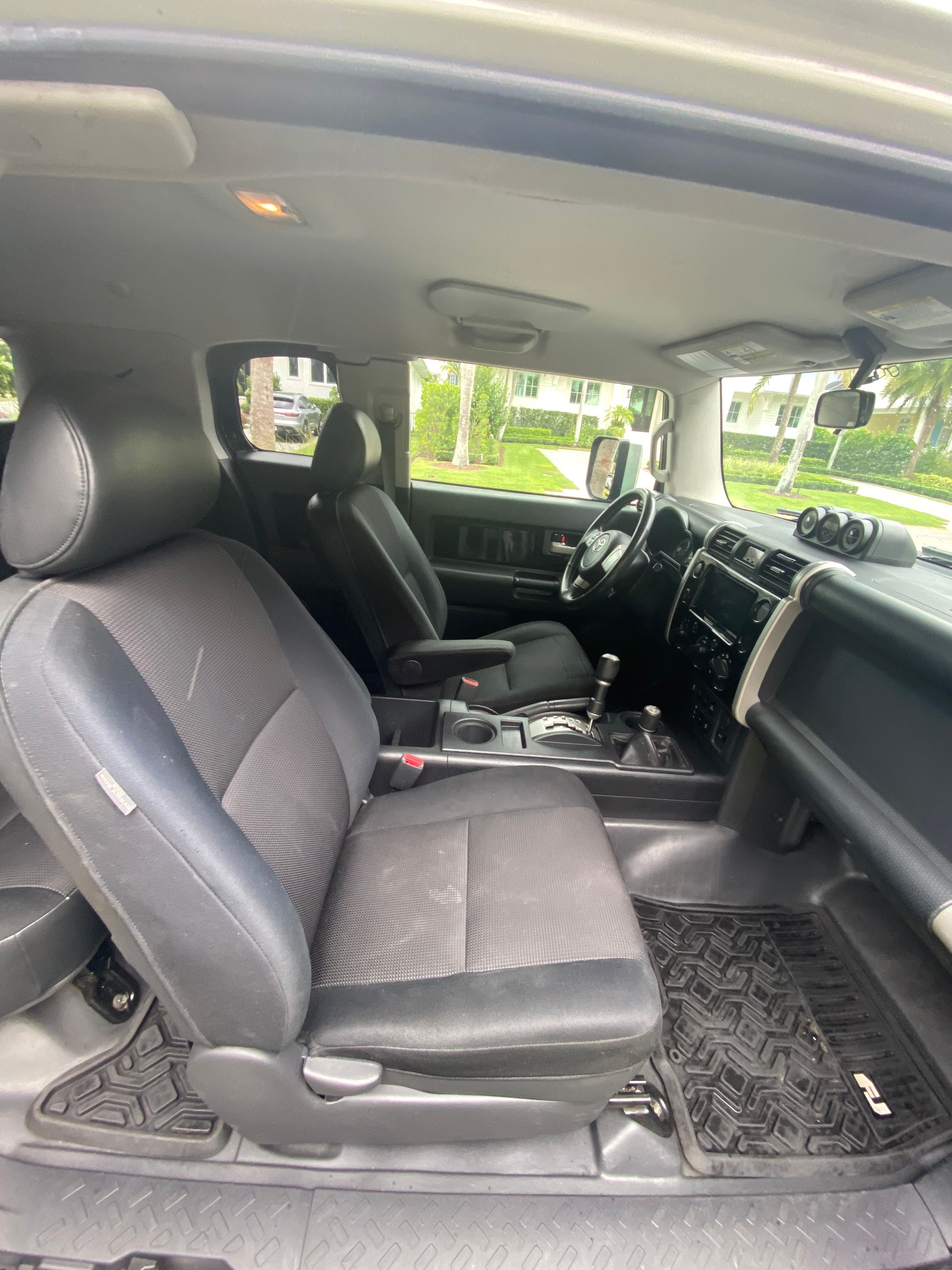 Used 2007 Toyota FJ Cruiser 4WD w/ Upgrade Pkg 2 image 10
