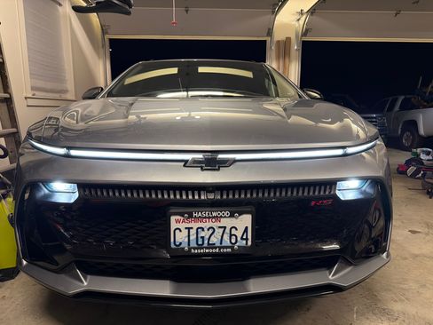 Used 2025 Chevrolet Equinox EV RS image 5