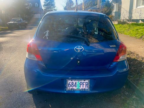 Used 2011 Toyota Yaris 4-Door Hatchback w/ PWR Pkg w/Steel Wheels image 4