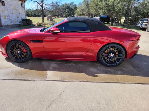 Used 2016 Jaguar F-TYPE R image 6