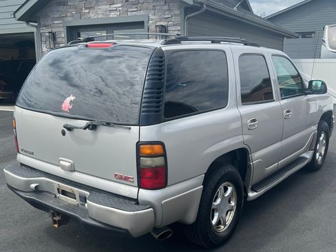 Used 2004 GMC Yukon Denali AWD/4WD image 4