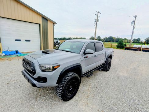 Used 2017 Toyota Tacoma TRD Pro image 4