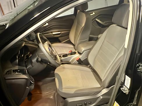 Used 2016 Ford Escape SE w/ Equipment Group 201A FWD image 13