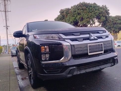 Used 2020 Mitsubishi Outlander Sport SE image 1