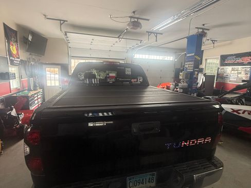 Used 2014 Toyota Tundra SR5 image 1