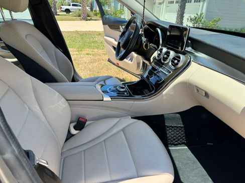 Used 2017 Mercedes-Benz C 300 Sedan image 10