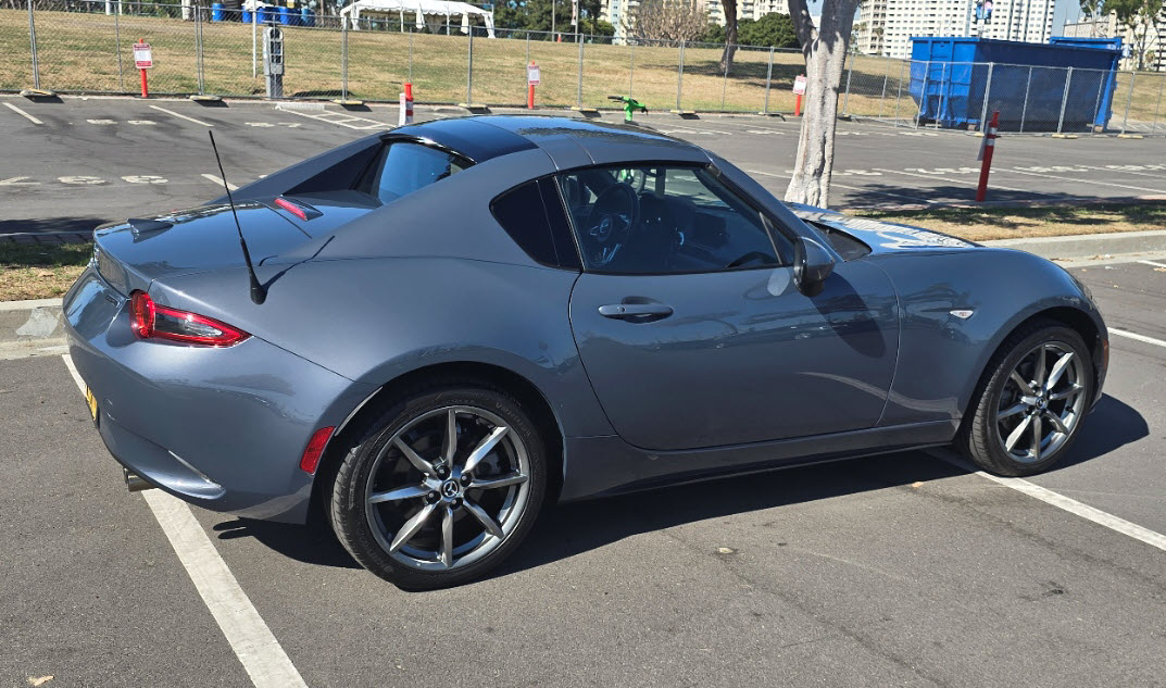 Used 2021 MAZDA MX-5 Miata RF Grand Touring RWD image 4