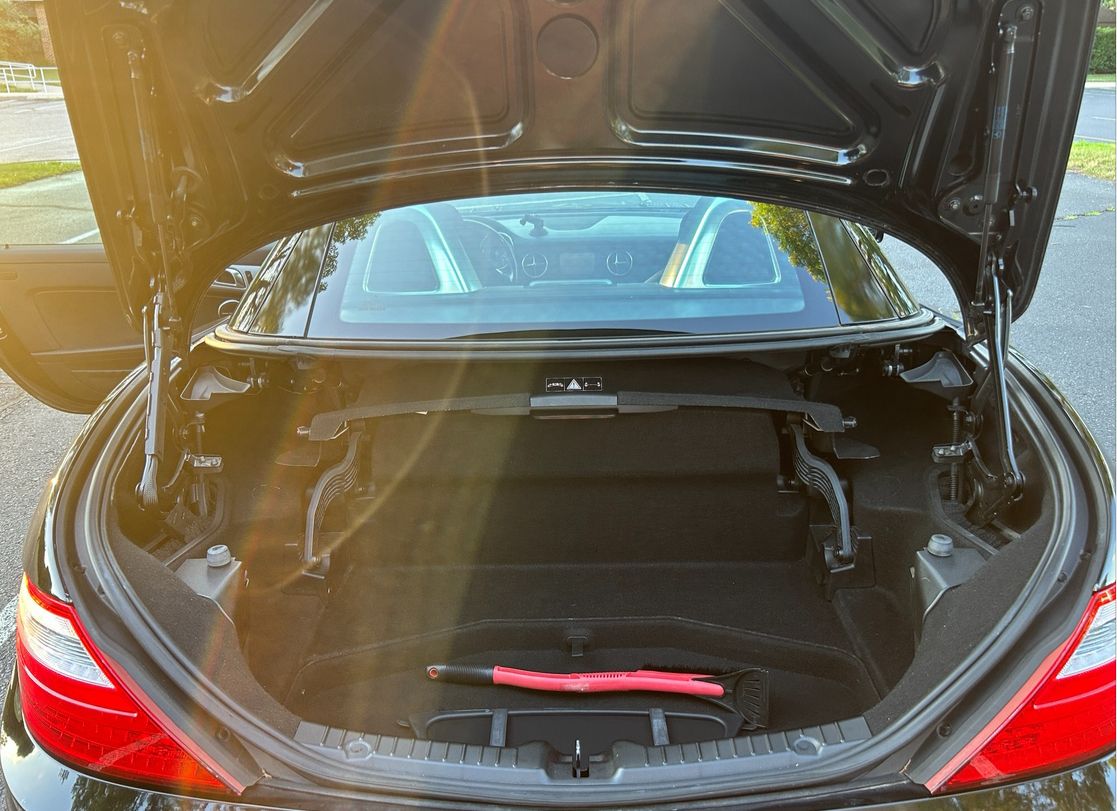 Used 2012 Mercedes-Benz SLK 250 image 17