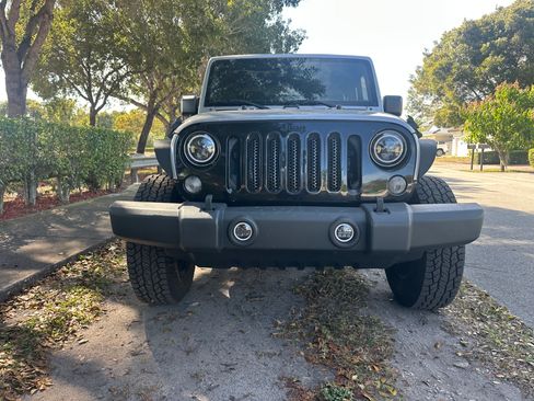 Used 2015 Jeep Wrangler Sport image 12