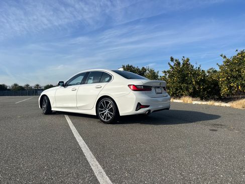 Used 2019 BMW 330i Sedan w/ Driving Assistance Package image 5