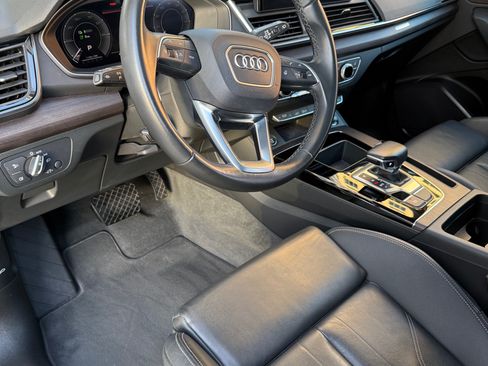 Used 2022 Audi Q5 e Premium w/ Convenience Package image 9