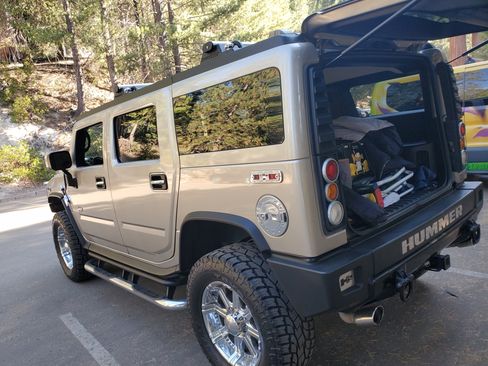 Used 2005 HUMMER H2 w/ Preferred Equipment Group image 4