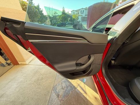 Used 2022 Tesla Model S Plaid image 25