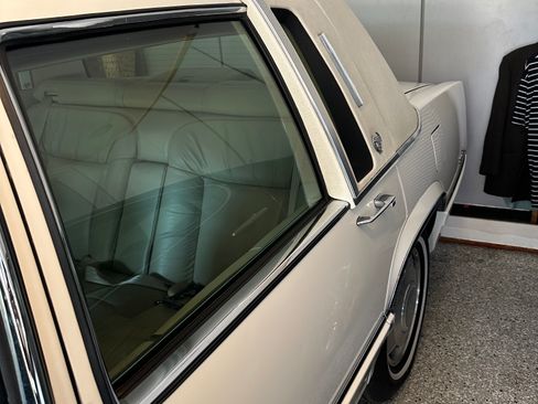 Used 1993 Cadillac De Ville Sedan image 5