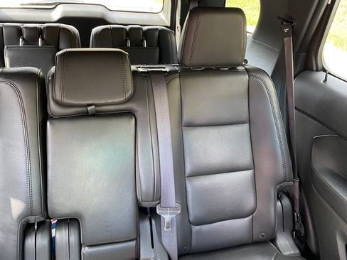 Used 2013 Ford Explorer Limited image 14