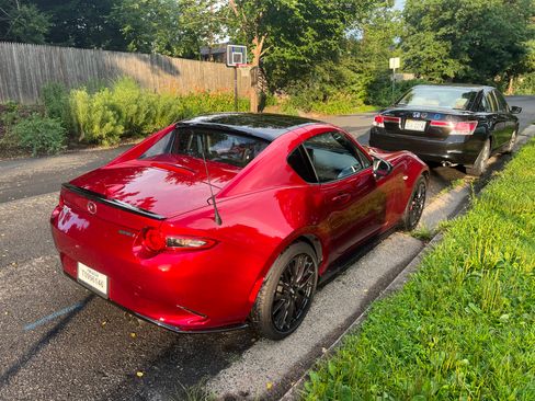 Used 2022 MAZDA MX-5 Miata Club w/ Interior Package RWD image 4