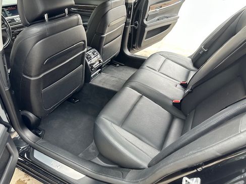 Used 2013 BMW 740Li image 10