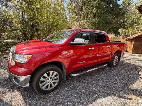 Used 2013 Toyota Tundra Platinum image 2