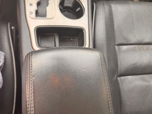 Used 2013 Jeep Grand Cherokee Overland RWD image 9