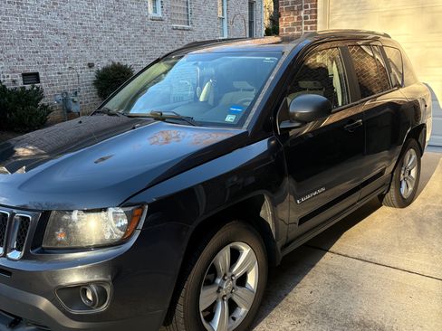 Used 2014 Jeep Compass Sport w/ Power Value Group image 2
