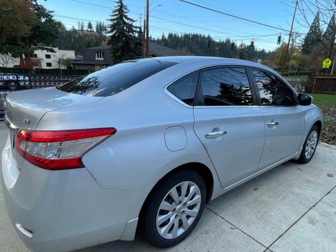 Used 2014 Nissan Sentra SV image 2
