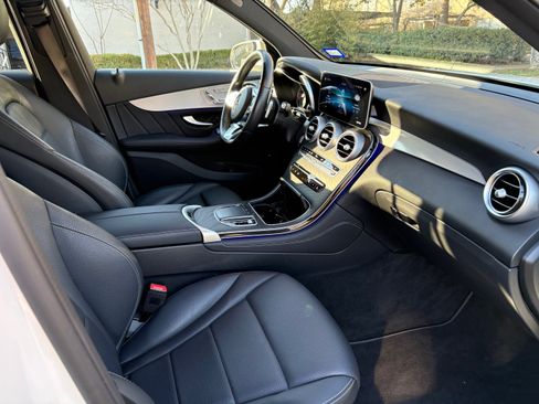 Used 2021 Mercedes-Benz GLC 300 image 12