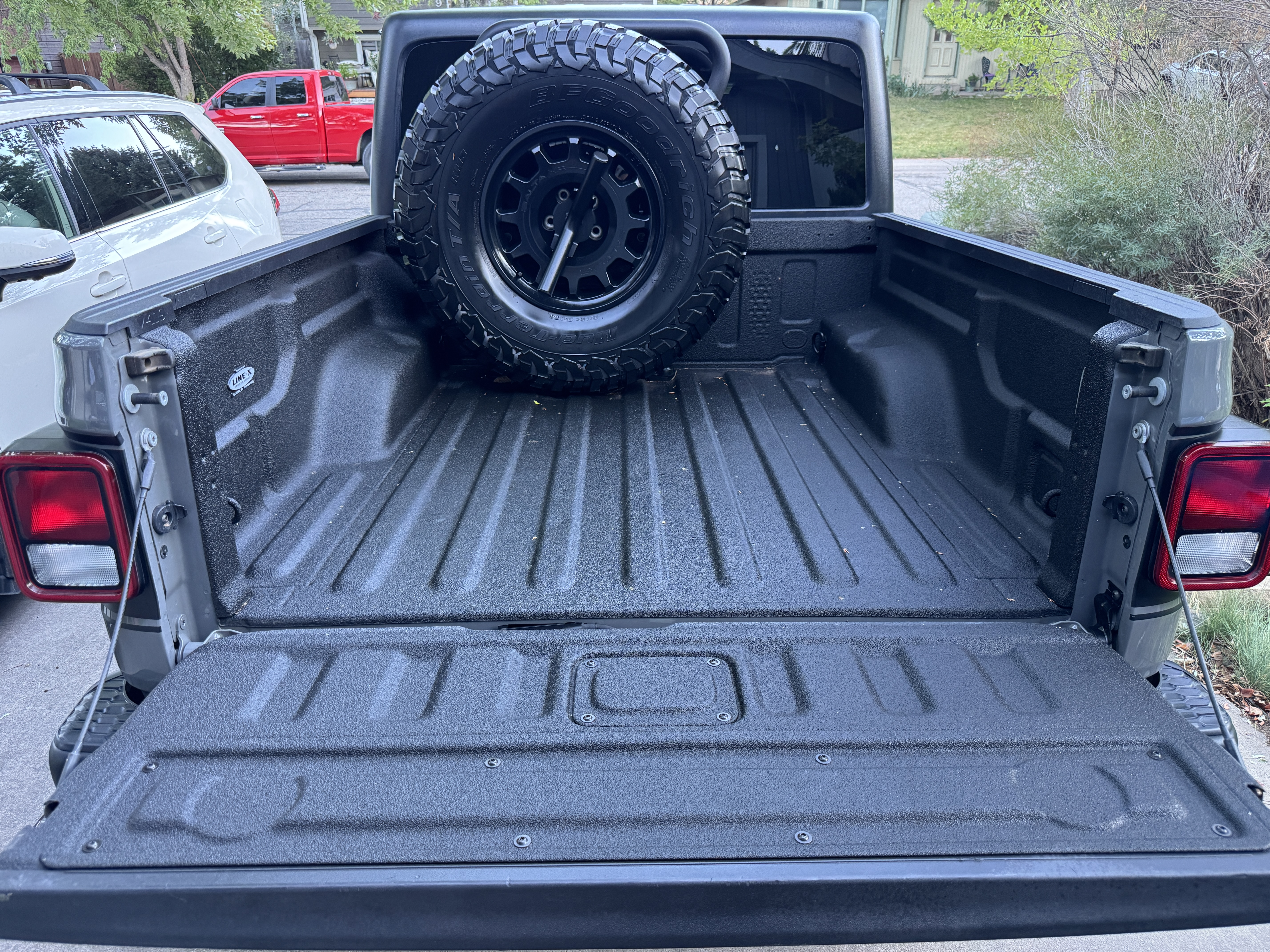 Used 2021 Jeep Gladiator Rubicon AWD/4WD image 8