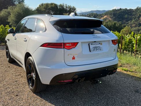 Used 2018 Jaguar F-PACE S AWD/4WD image 4