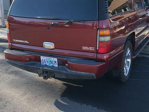 Used 2003 GMC Yukon XL Denali image 6