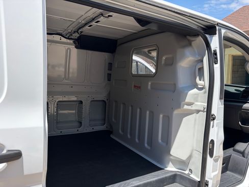 Used 2023 Ford E-Transit Low Roof RWD image 15