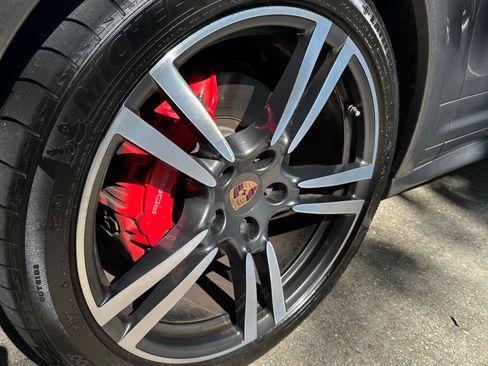Used 2014 Porsche Cayenne GTS AWD/4WD image 12