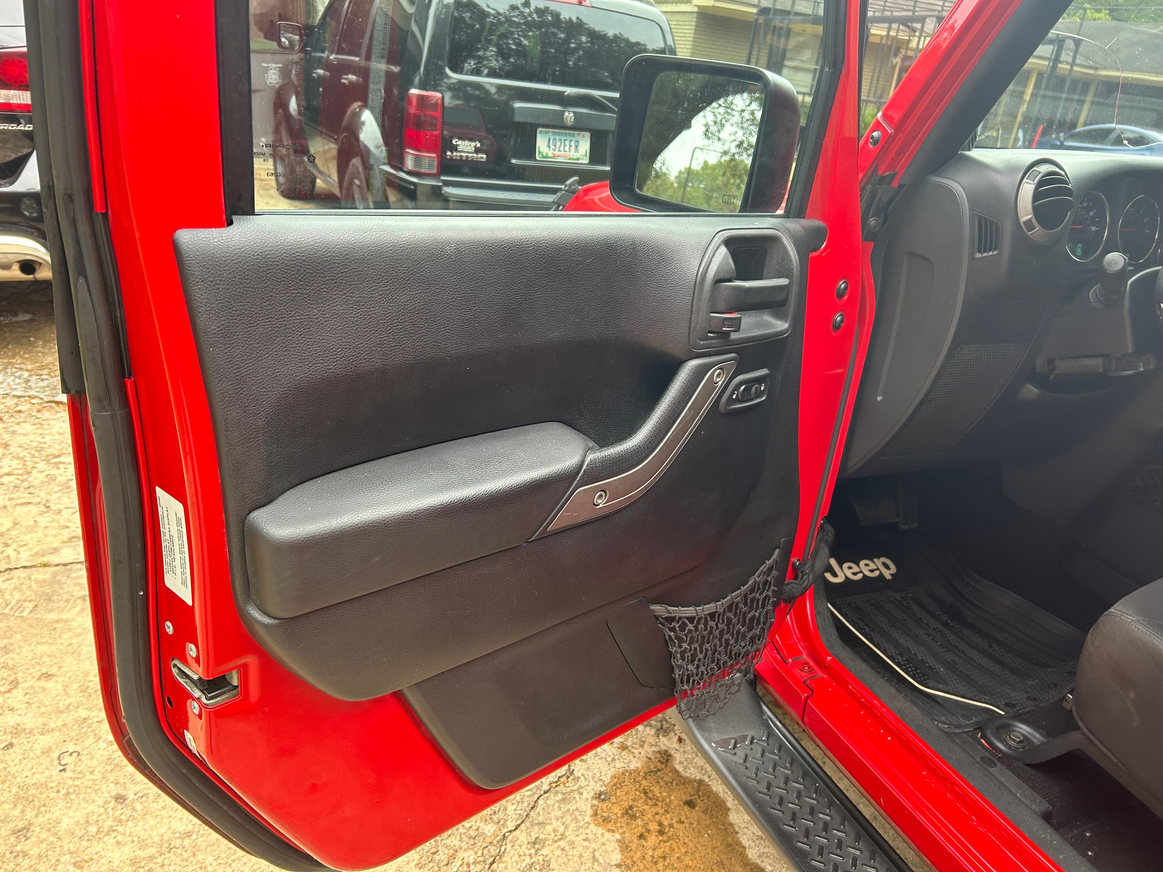 Used 2014 Jeep Wrangler Unlimited Sport w/ Quick Order Package 24S AWD/4WD image 9