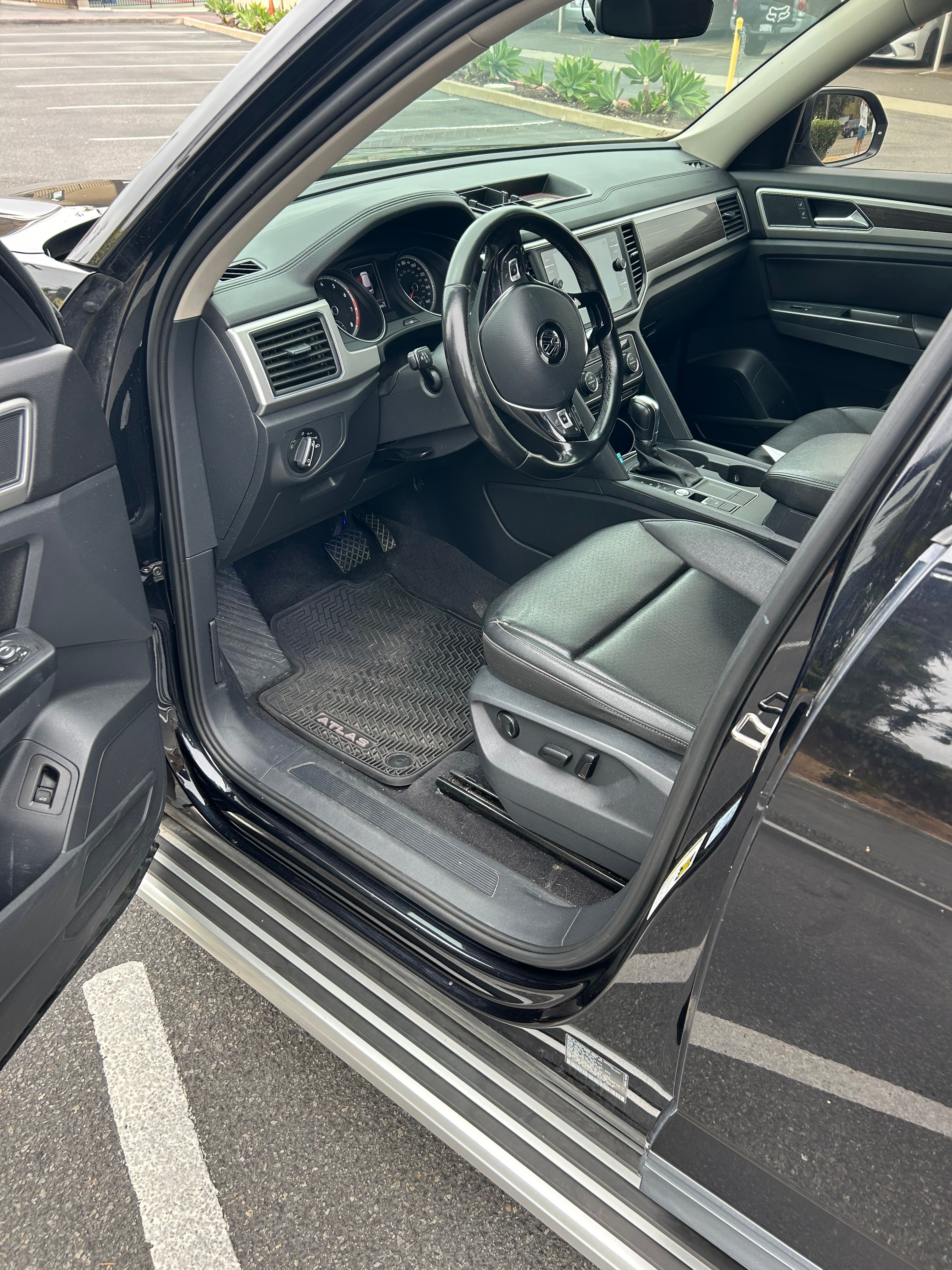 Used 2018 Volkswagen Atlas SE FWD image 4