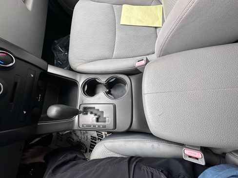 Used 2011 Kia Sorento LX w/ Convenience Pkg image 13