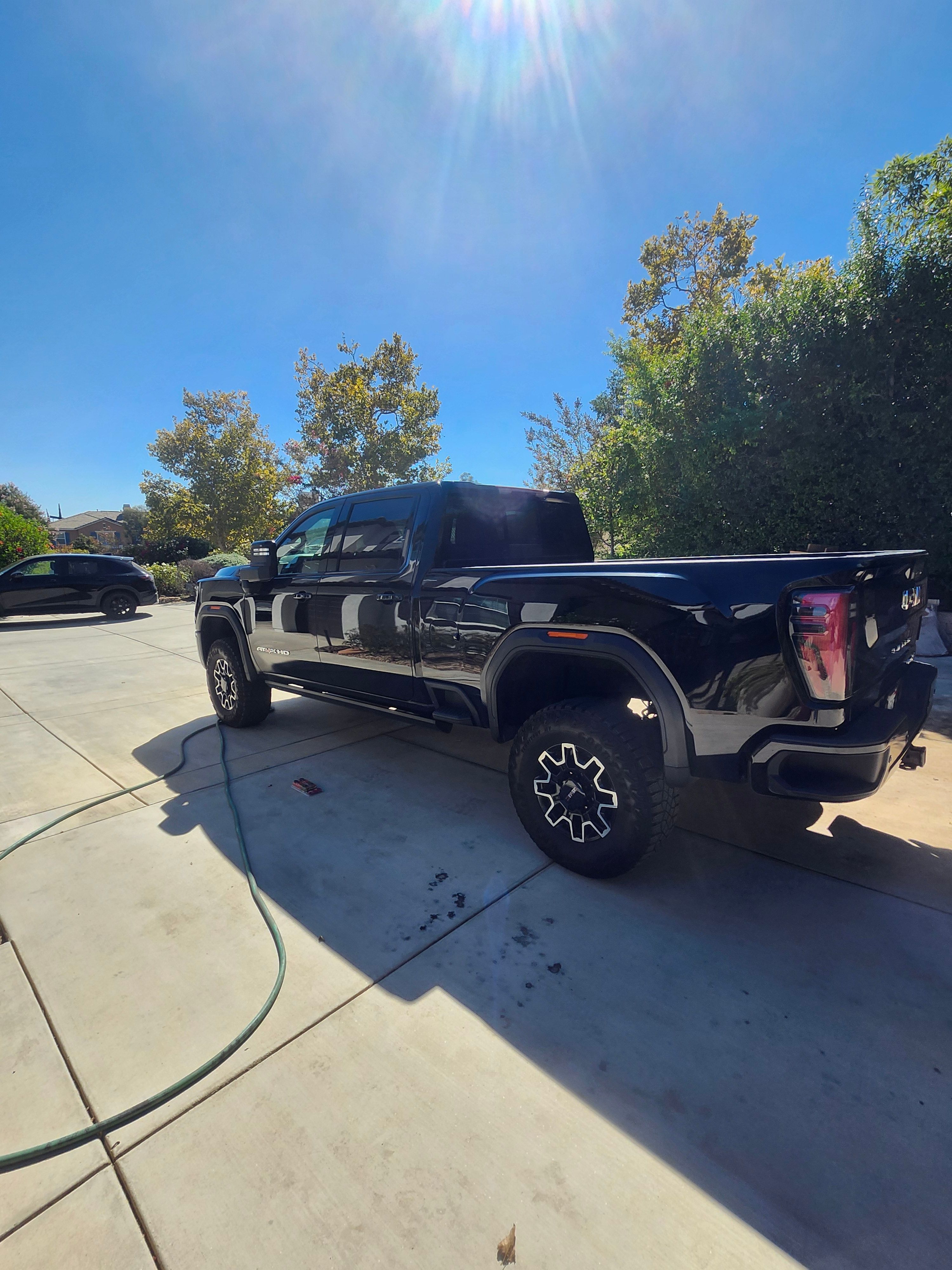 Used 2024 GMC Sierra 2500 AT4X AWD/4WD image 5