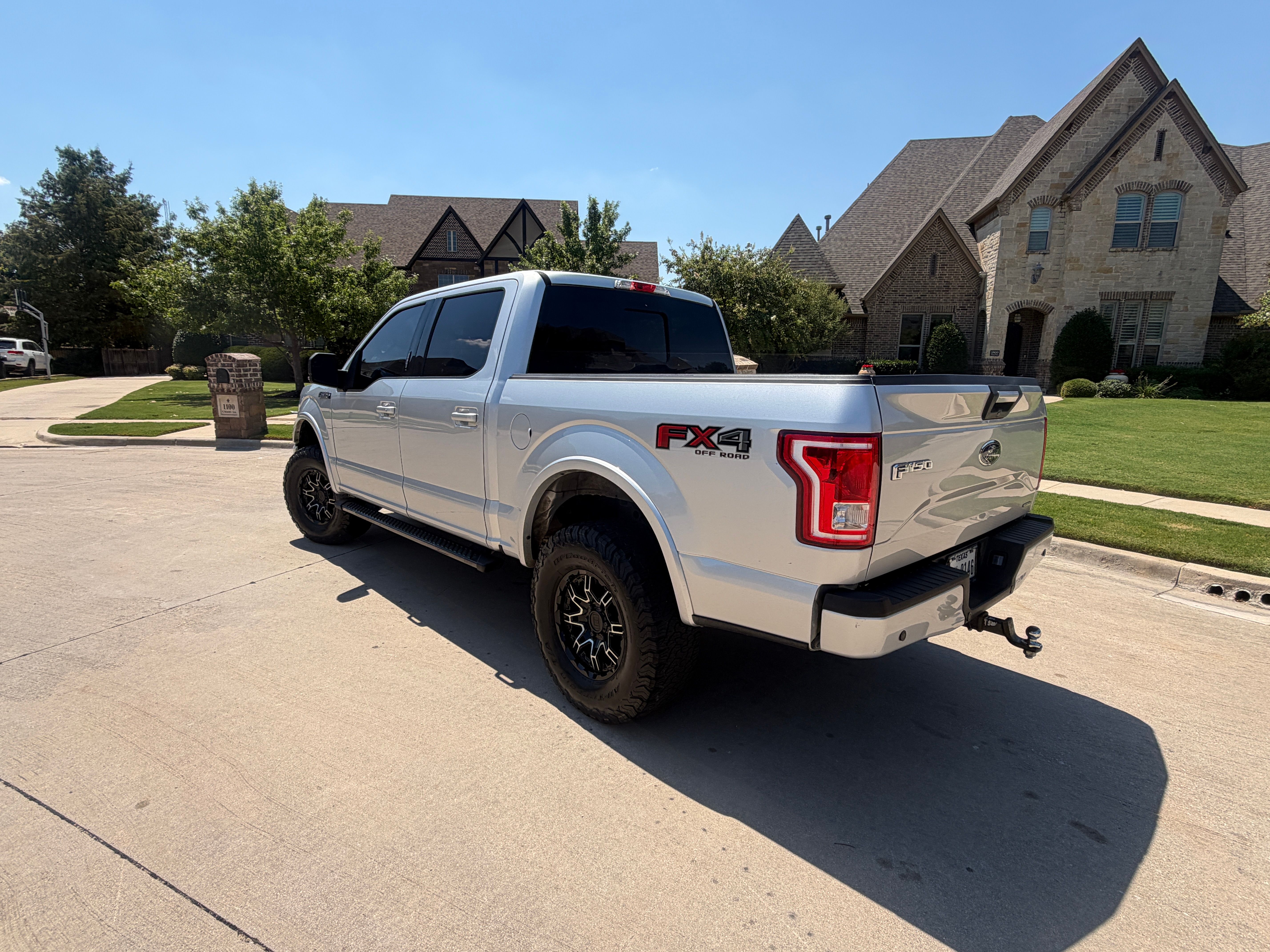 Used 2015 Ford F150 XLT w/ Equipment Group 302A Luxury AWD/4WD image 4