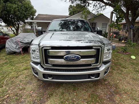 Used 2011 Ford F250 XLT w/ XLT Premium Pkg RWD image 1