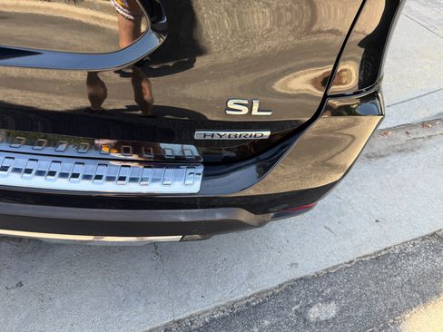Used 2018 Nissan Rogue SL FWD image 9