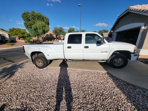 Used 2005 GMC Sierra 3500 SLE w/ Heavy-Duty Power Package image 5