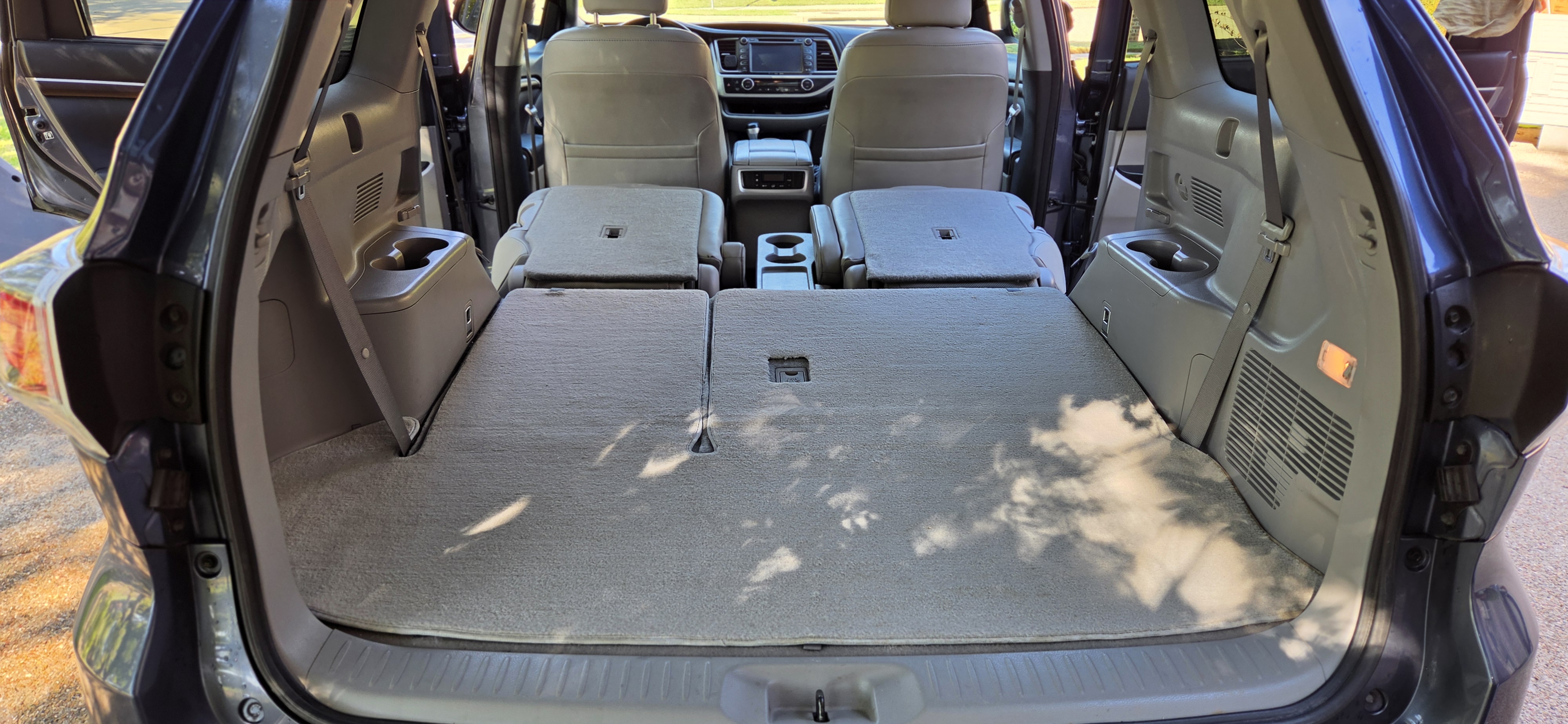 Used 2016 Toyota Highlander Limited w/ Driver Technology Package AWD/4WD image 10