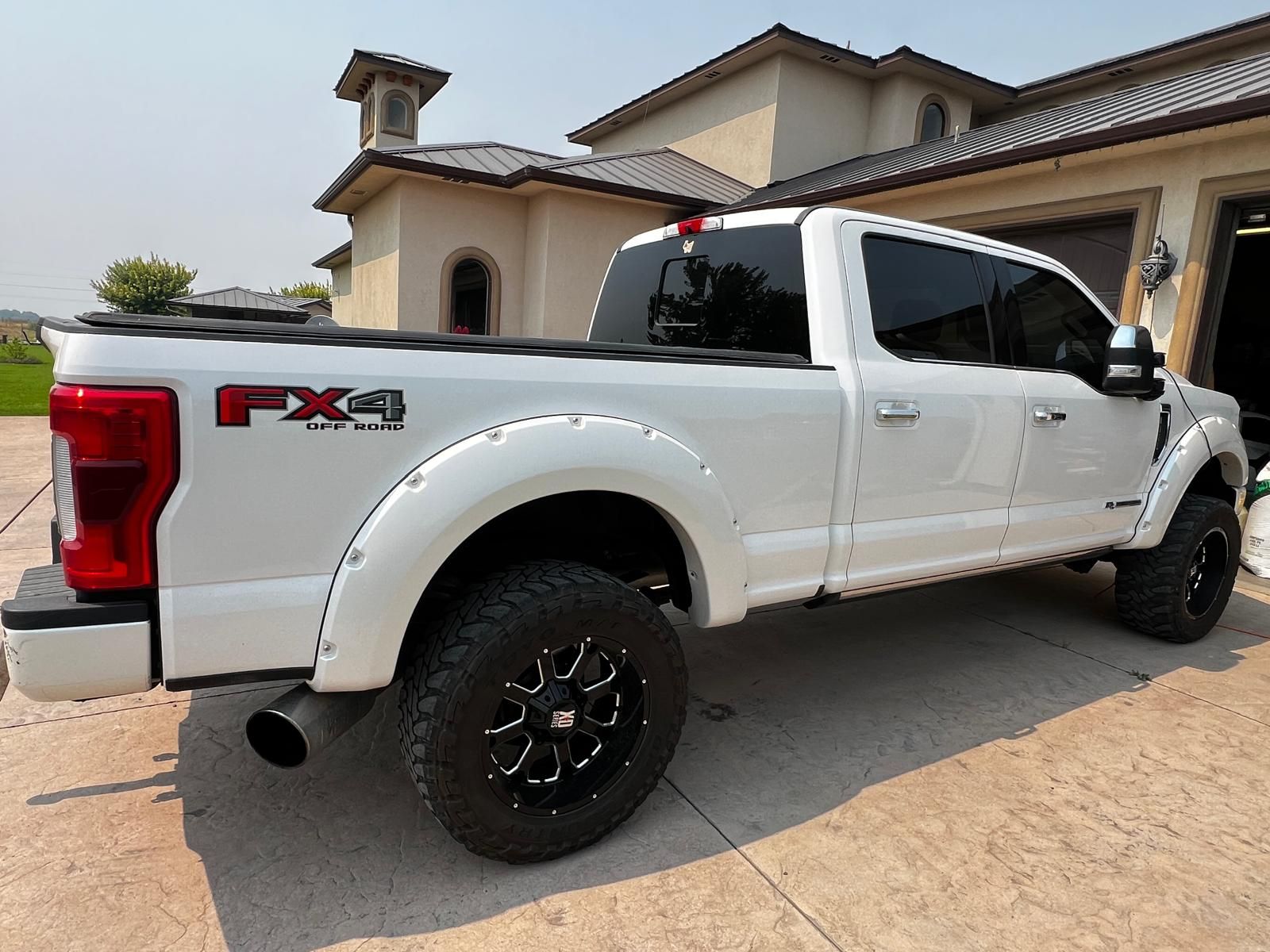 Used 2017 Ford F350 Platinum w/ Platinum Ultimate Package AWD/4WD image 4